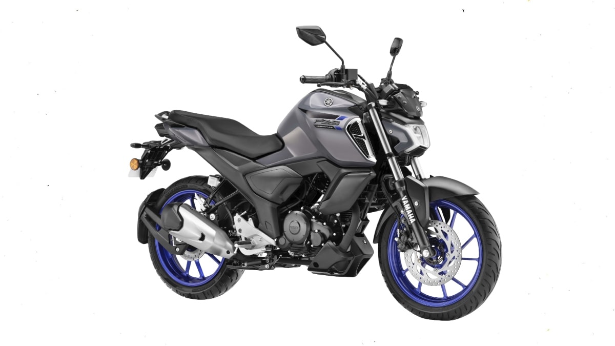 The new FZS-FI V4 features a redesigned LED headlight flanked by LED Daytime Running Lamps. 2023 Yamaha FZS-Fi V4 Deluxe is priced at Rs. 1,27,400.