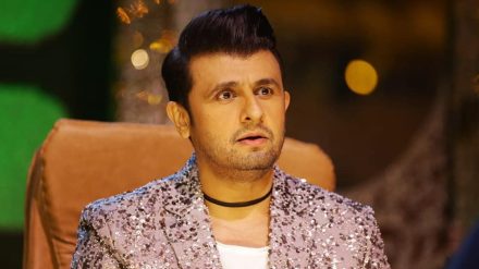 Sonu Nigam said that the motive for filing the police complaint was to warn people not to "forcefully" take selfies. (Photo: Facebook/Sonu Nigam)