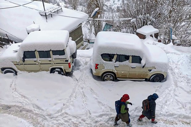 The district administration of Lahaul and Spiti has advised tourists and residents to avoid unnecessary travel in case of snowfall, and informed that the Manali-Leh National Highway (NH-03), Darcha-Shinkula road, Kaza road (NH-505), Graphu-Kaza road and the Sumdo-Losar road were closed for all types of vehicles. (Image: PTI photo)