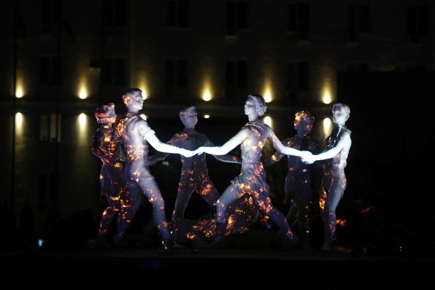 A fountain is illuminated during a ceremony to mark the 80th anniversary of Soviet victory (Reuters photo)