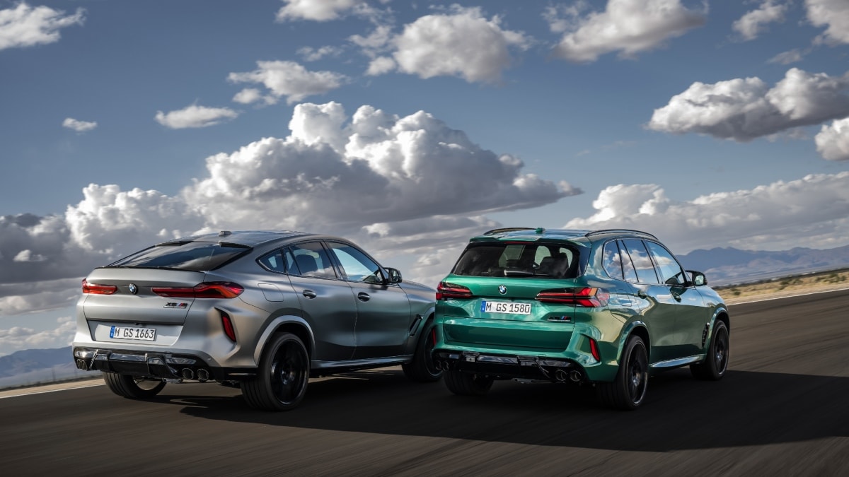 While both german SUVs have the same power figures, i.e. 616bhp, their 4.4-litre V8 engine has been hybridised a bit.