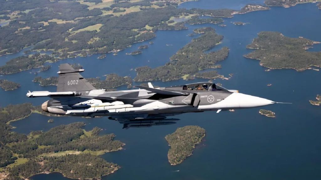 Saab pitches Gripen E, F for IAF’s MRFA contest; to start making Carl-Gustaf in India soon