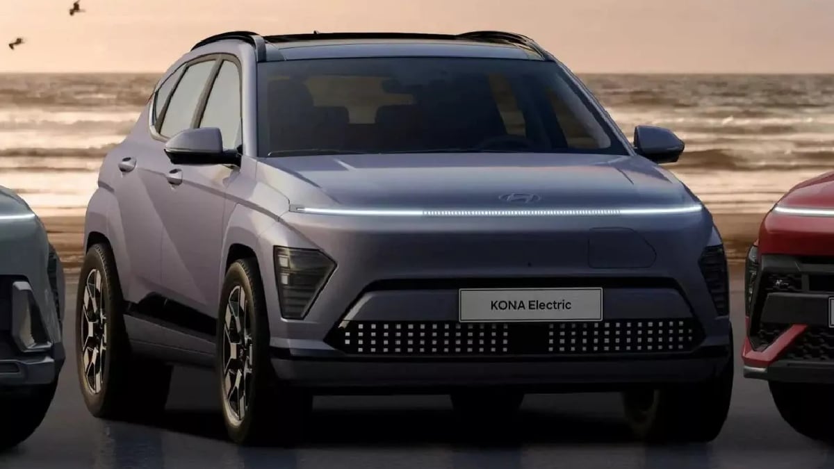 Hyundai is likely to launch the facelifted Kona electric SUV in India this year. The Hyundai Kona facelift made its global debut last year. It’s now larger in size, gets a radical design and a bunch of new features.