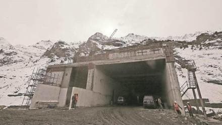  If the route involves tunnelling or drilling, a detailed assessment of its possible impacts on the existing structures and the terrain