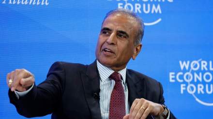 Sunil Bharti Mittal seeking to buy stake in Vijay Shekhar Sharma's Paytm