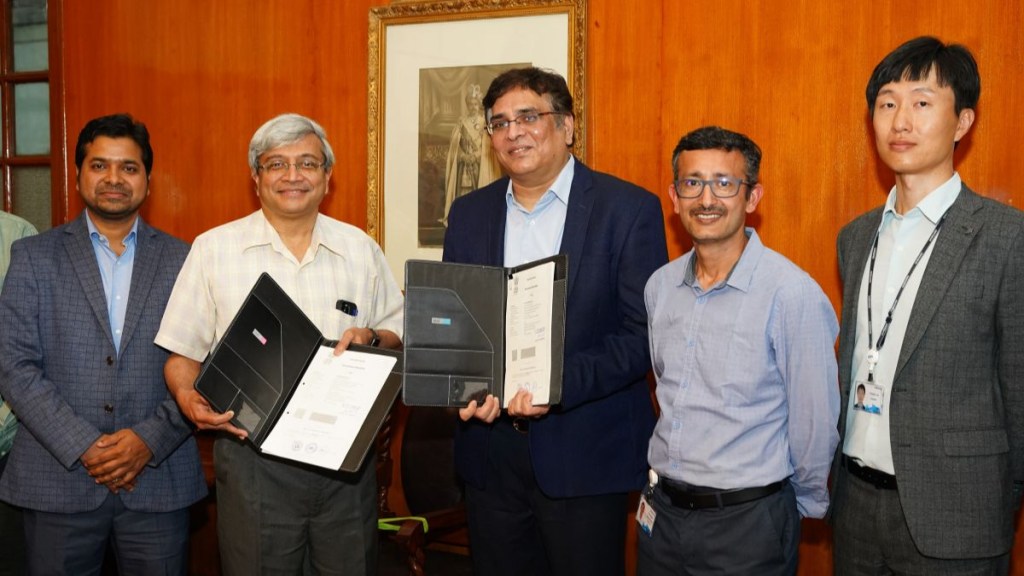 The research agreement was exchanged by Balajee Sowrirajan, CVP and MD, SSIR, Bengaluru, and Govindan Rangarajan, director, IISc. The research agreement was exchanged by Balajee Sowrirajan, CVP and MD, SSIR, Bengaluru, and Govindan Rangarajan, director, IISc.