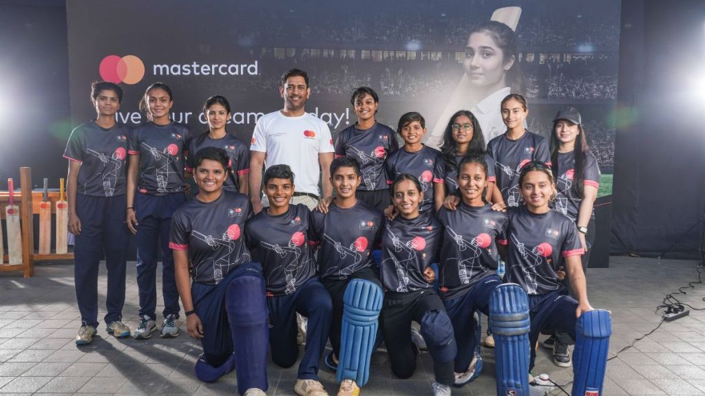 The former Indian cricket captain gives tips to players on batting, managing pressure.