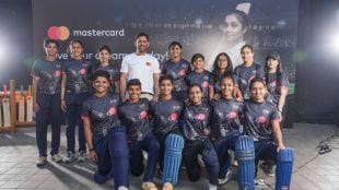 The former Indian cricket captain gives tips to players on batting, managing pressure.