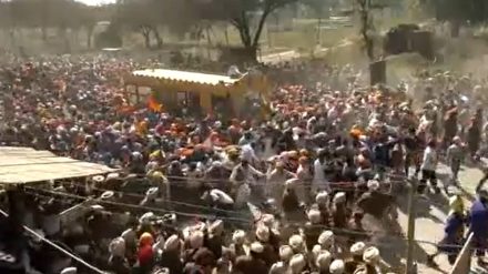 Supporters armed with swords and guns also broke barricades outside the Ajnala PS in Amritsar. (Photo: ANI/Screengrab) Supporters armed with swords and guns also broke barricades outside the Ajnala PS in Amritsar. (Photo: ANI/Screengrab)