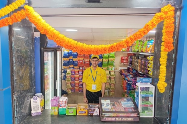 KSR Bengaluru Station beckoning you for sumptuous meals on board – See PICS