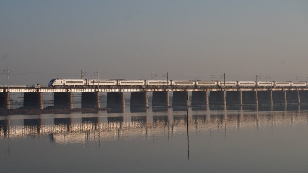 vande bharat, vande bharat train, vande bharat express, vande bharat train speed, vande bharat sleeper version, vande bharat sleeper version tender, vande bharat sleeper version contract, vande bharat sleeper version news, vande bharat sleeper version latest news, vande bharat sleeper version khabar, vande bharat latest news, vande bharat contract, vande bharat bidders, vande bharat lowest bidders, rvnl, rvnl vande bharat,