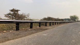 bamboo barrier, bamboo barrier installation, bamboo crash barrier, bamboo crash barrier news, bamboo crash barrier latest news, bamboo crash barrier on highway, Vani-Warora Highway