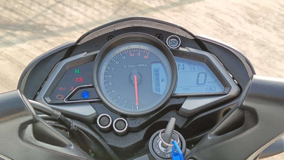 In terms of features, both motorcycles sport a semi-digital instrument cluster with an analogue tachometer. Their digital console now finally gets a gear position indicator along with other read-outs, including a distance to empty meter.