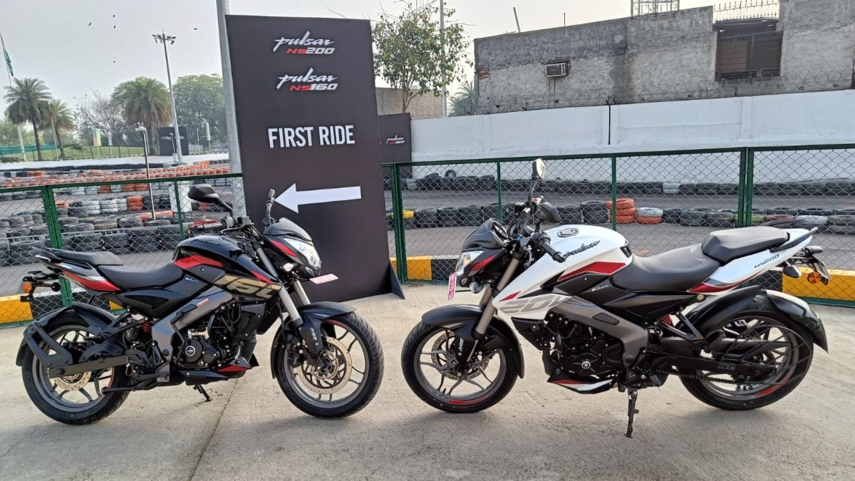 However, with the latest overhaul, the Pulsar NS160 and the NS200 finally get USD front forks. Their colour palette has also been updated and they are offered in Metallic Pearl White, Glossy Ebony Black, Satin Red and Pewter Grey paint schemes.