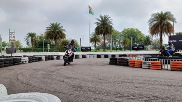 Pulsar NS200 track review
