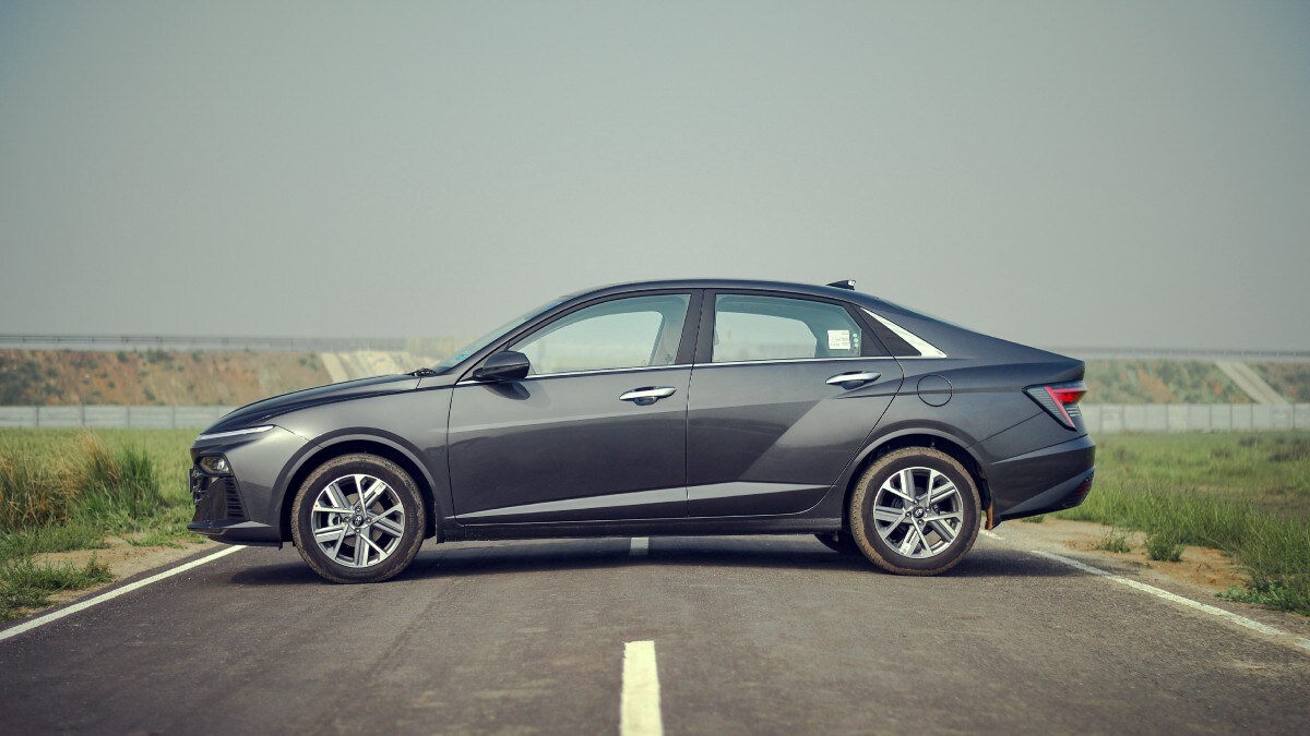 The new-generation Hyundai Verna's paint schemes include Fiery Red, Typhoon Silver, Starry Night, Atlas White, Titan Grey, Tellurian Brown, Abyss Black, Atlas White dual-tone and Fiery Red dual-tone.     