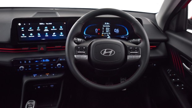 hyundai verna features