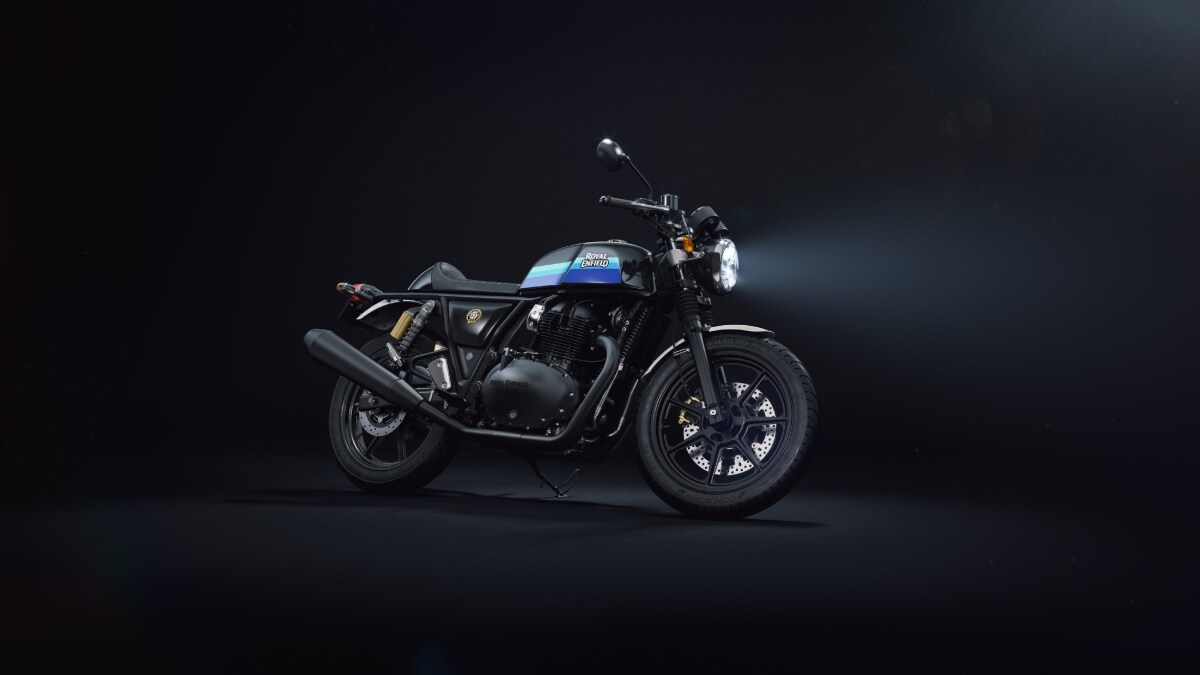 Similar to the Continental GT, the Interceptor gets the same LED headlight as the Super Meteor, bidding adieu to its halogen reflector unit.