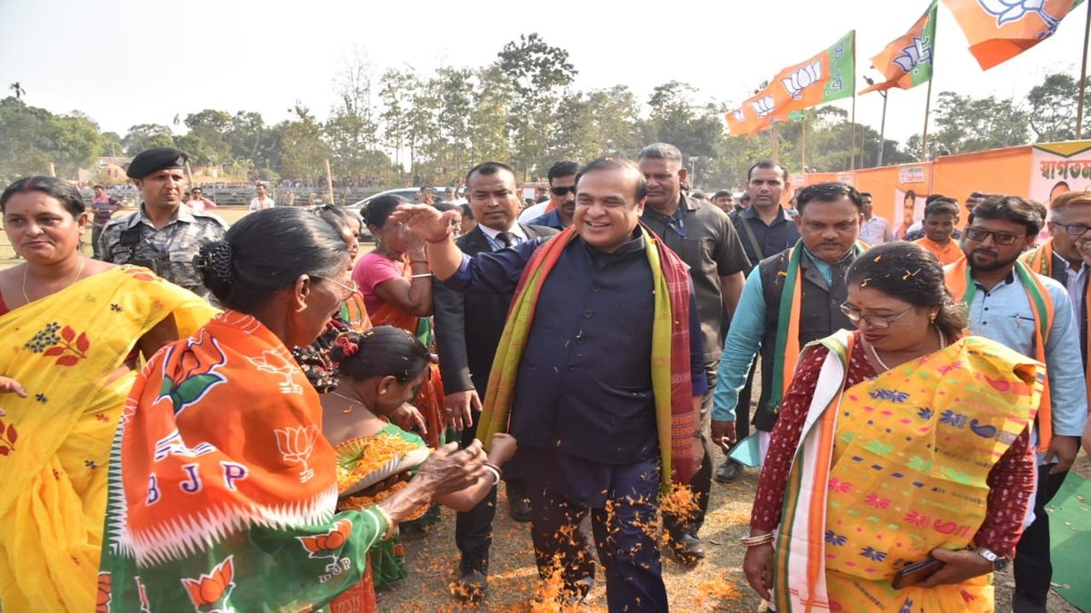 Sarma then began to dial legislators from friendly parties as well as those in the Opposition. (Photo: Facebook/Himanta Biswa Sarma) Sarma then began to dial legislators from friendly parties as well as those in the Opposition. (Photo: Facebook/Himanta Biswa Sarma)