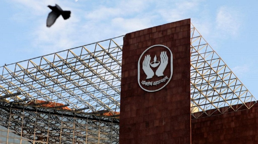 LIC, sells stake, NMDC LIC, sells stake, NMDC