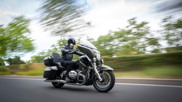 BMW Motorrad has launched the R18 Transcontinental at a staggering price of Rs. 31.50 lakh, ex-showroom, India. The Transcontinental is now the most expensive R18 in the manufacturer’s India line-up.