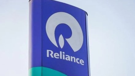 CCI clears Reliance's Metro Cash & Carry buy, 2 others CCI clears Reliance's Metro Cash & Carry buy, 2 others