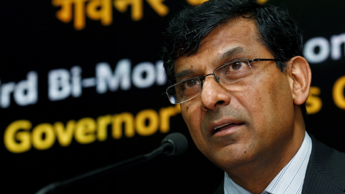 SBI, Raghuram Rajan, RBI, former governor, economic growth, GDP growth, Hindu rate of growth, savings, investments, private sector, quarterly growth, national income, capital expenditure, ICOR
