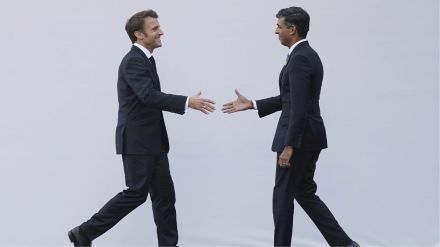 French, British leaders meet in efforts to mend relations French, British leaders meet in efforts to mend relations