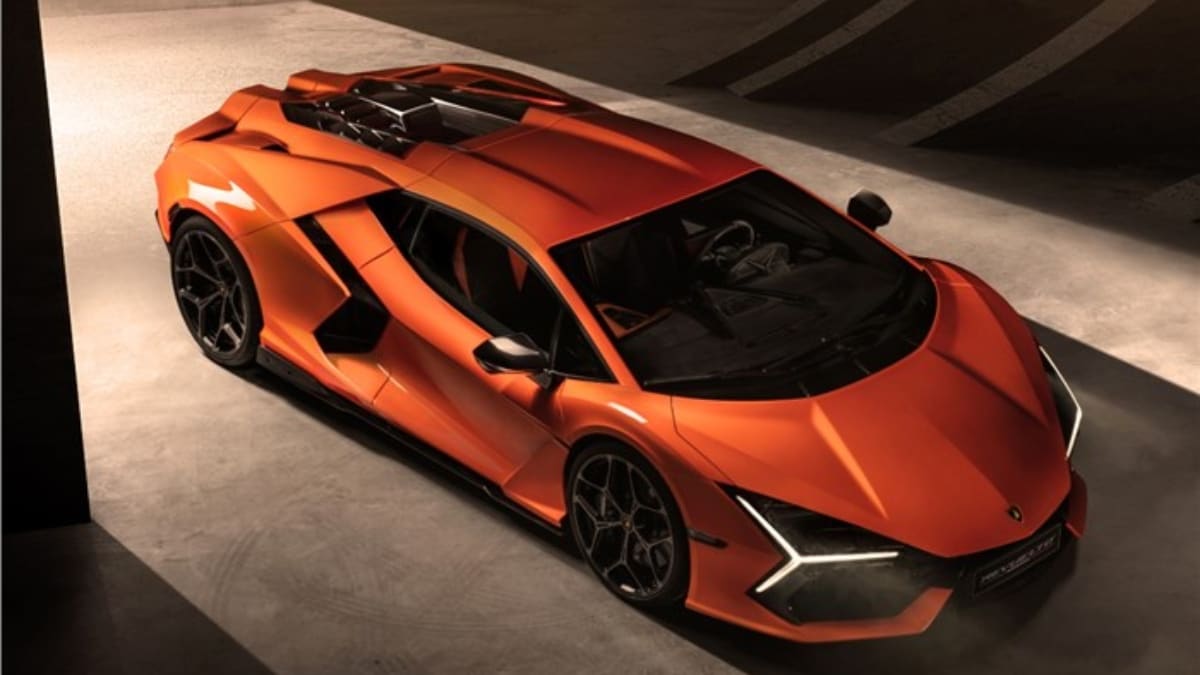 According to Lamborghini, the Revuelto’s new 6.5-litre L545 engine is the lightest and most powerful 12-cylinder made by the company producing 825bhp at 9,250rpm and maximum torque of 725Nm at 6,750rpm. 