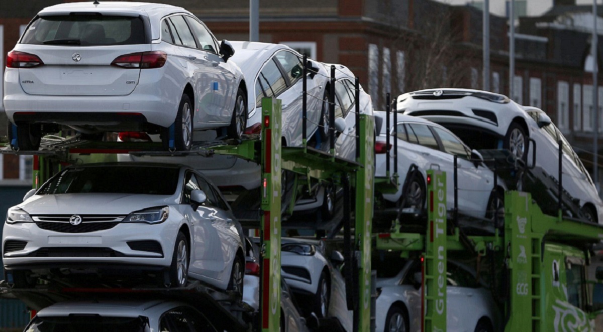 passenger vehicles, sales, OEMs, demand, higher income, customer preference, SUVs, volume growth, order backlog, EVs, tax incentives, cash generation