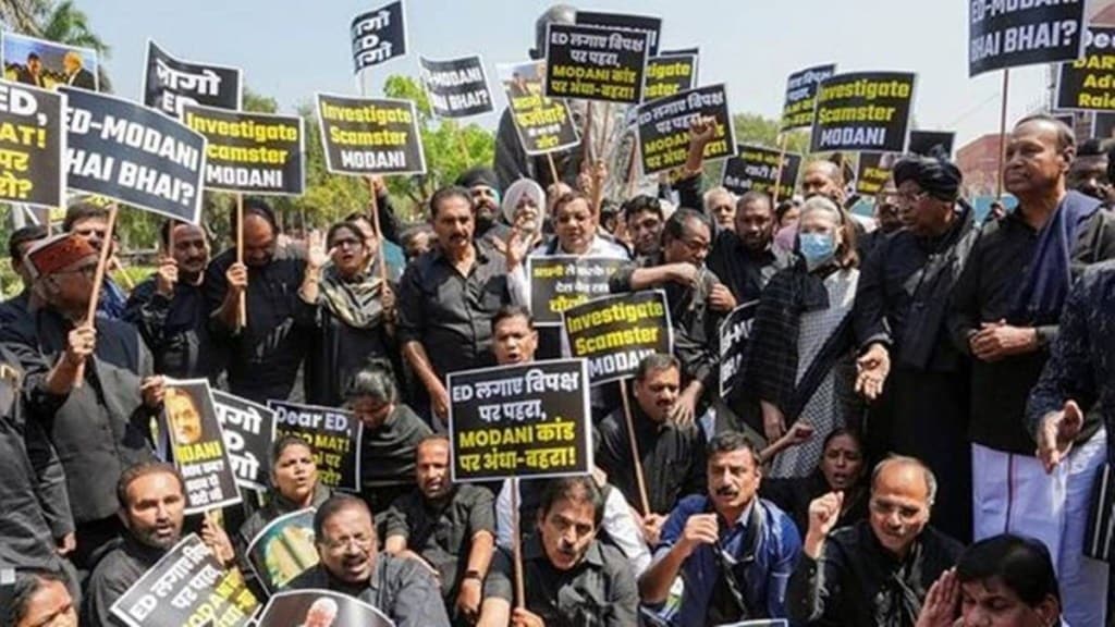 Opposition black protest against Centre