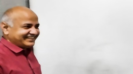 AAP leader and former Delhi deputy chief minister Manish Sisodia arrives at Rouse Avenue Court, at the end of his CBI remand in the Delhi excise policy case, in New Delhi, Monday, March 6, 2023. (PTI Photo)