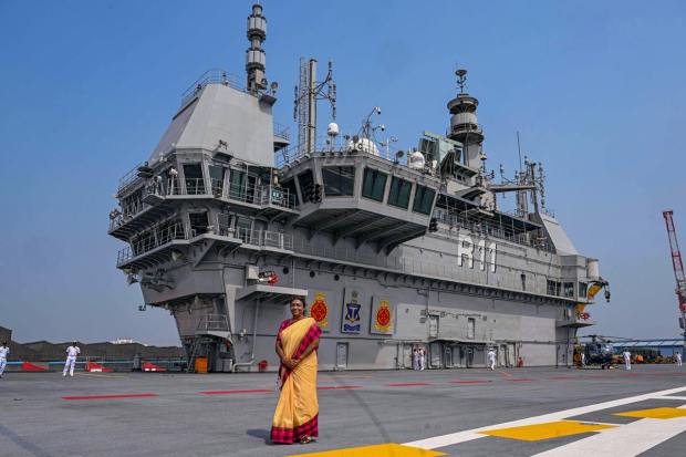 **EDS: IMAGE VIA RB OFFICE** Kochi: President Droupadi Murmu during a visit to the Indigenous Aircraft Carrier INS Vikrant, in Kochi, Thursday, March 16, 2023. (PTI Photo)(PTI03_16_2023_000208A)
