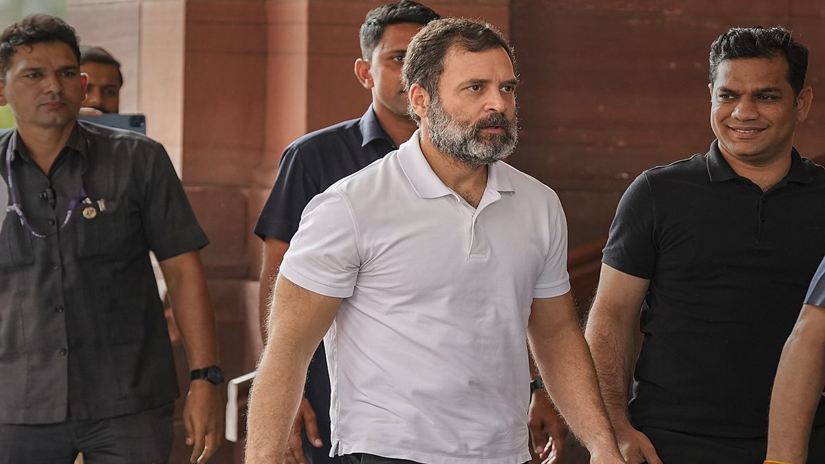 Rahul Gandhi vacates bungalow eight days ahead of deadline, likely to move to 10 Janpath Rahul Gandhi vacates bungalow eight days ahead of deadline, likely to move to 10 Janpath