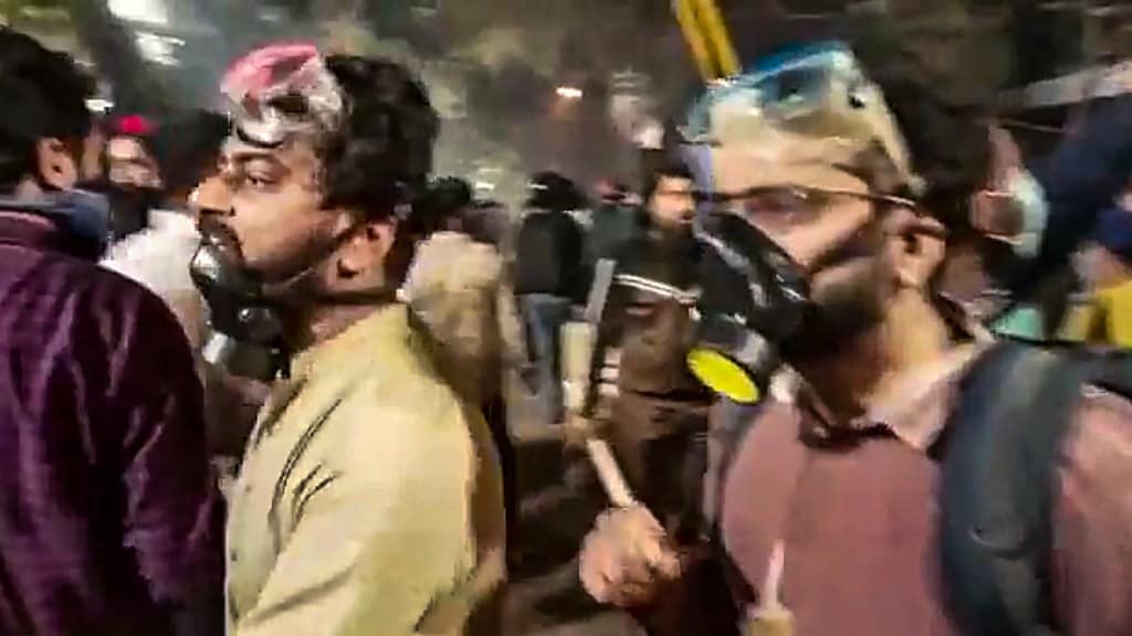 Pakistan protests live updates, Imran Khan, Lahore, Islamabad, Karachi, Pakistan Latest news