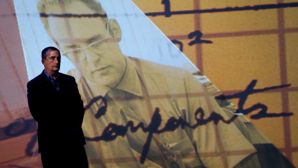 Intel co-founder Gordon Moore, prophet of the rise of the PC, dies at 94