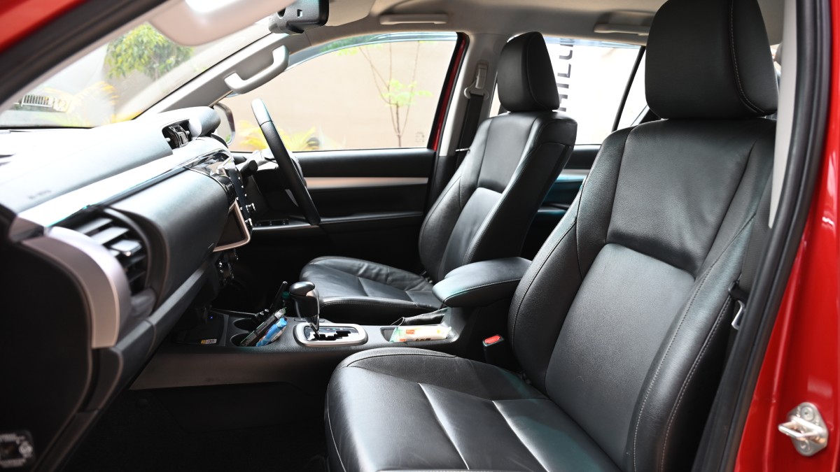 The safety equipment of the Hilux includes seven airbags, ABS with EBD, vehicle stability control, hill assist control, etc. Toyota is offering a 3-year or 1,00,000 km standard warranty on the Hilux.