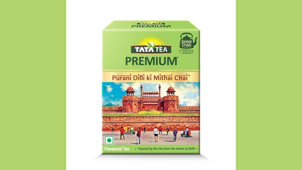 The Delhi pack showcases the pride of Delhi – The Red Fort.