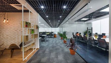 Why is coworking becoming a profitable business for landlords and franchisee micro-entrepreneurs?
