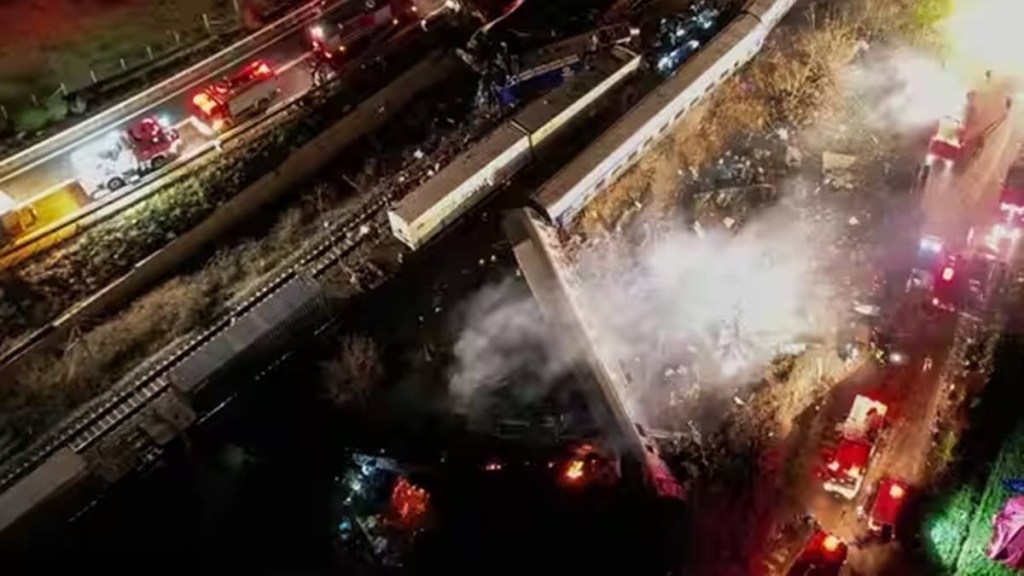 greece train collison greece train collison