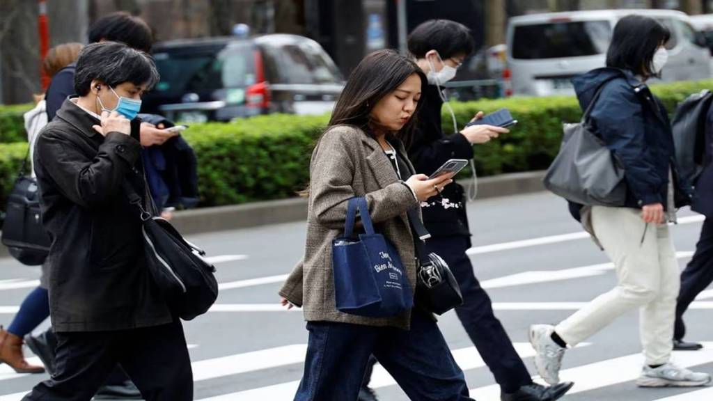 mask free japan
