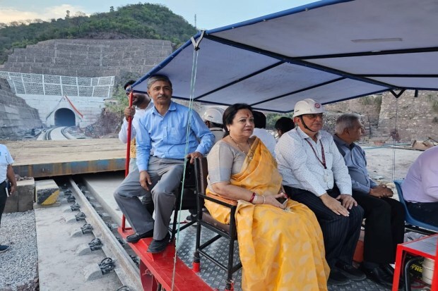 Union MoS Darshana Jardosh inspecting the site during her visit with other officials.