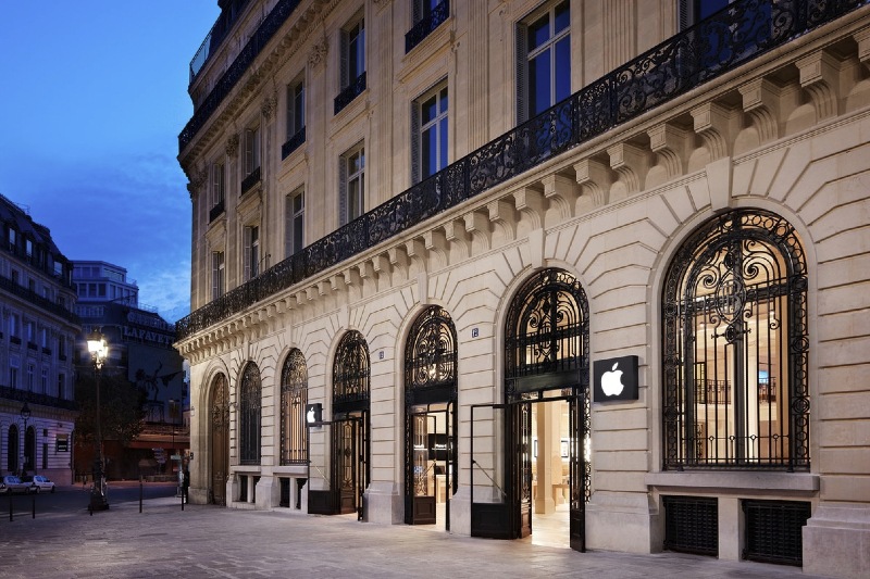 Apple Store at Opéra Store 
