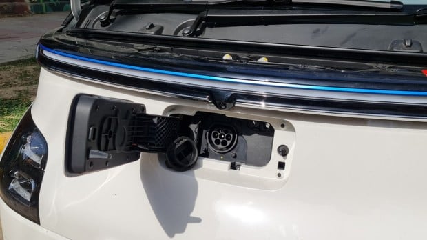mg comet ev charging port