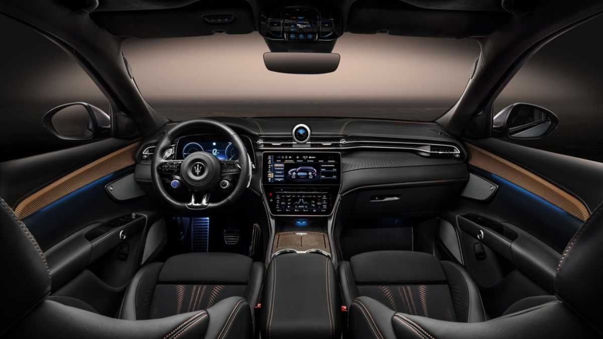 The interior is made of a recycled material called Econyl and features 3D carbon copper touches.