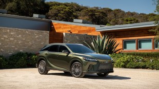 New-Lexus-RX-hybrid-SUV-green