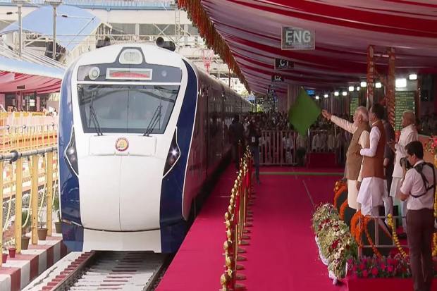  Bhopal: Prime Minister Narendra Modi flags off the Vande Bharat Express between Bhopal and New Delhi, in Bhopal, Saturday, April 1, 2023. Madhya Pradesh Governor Mangubhai Patel and Chief Minister Shivraj Singh Chouhan are also seen.(PTI Photo)