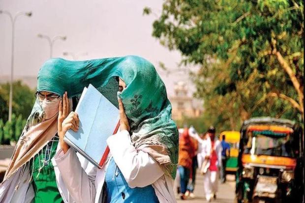 The IMD predicted that temperatures would be above normal during the April-June period. This will cause the country to experience a scorching summer. (PTI Image)