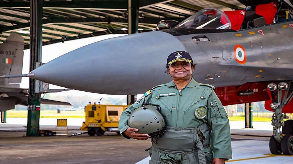 The Supreme Commander of India flies a frontline fighter jet! Dons special `G’ suit