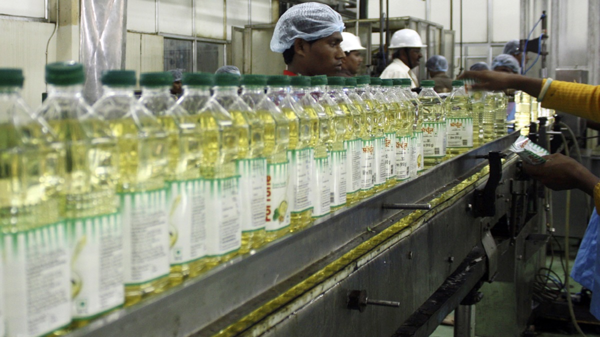 Jumbotail, Adani Wilmar, counterfeit products, FIR, raid, Fortune oil, law enforcement Jumbotail, Adani Wilmar, counterfeit products, FIR, raid, Fortune oil, law enforcement